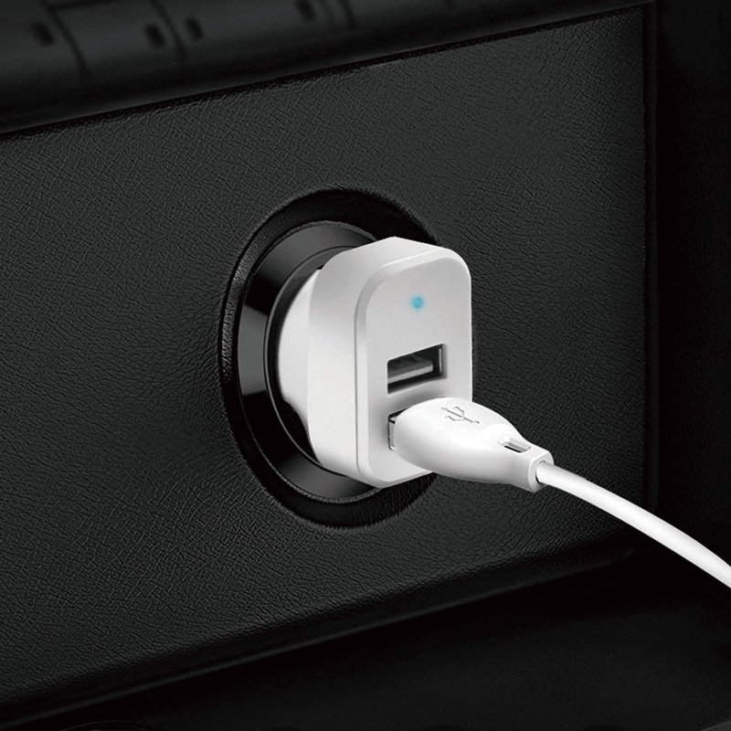 Dudao automobilinis įkroviklis 2x USB 2.4A + USB 3v1 Lightning / Type C / micro USB laidas (R7) - Baltas